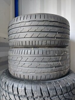 Zánovné letné Hankook 255/40R19 DOT2323