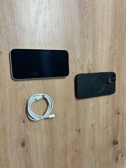 Predám Apple IPhone 13 128GB White Minimálne Známky