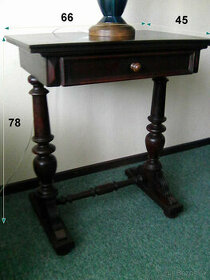 príručný starožitný stolík - 1