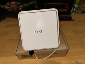 5G vonkajsi router Zyxel NR7102 5G router na SIM karty
