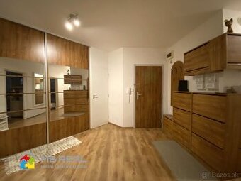Atypický štvorizbový byt, Žiar nad Hronom, Pod Vŕšky, 107 m2