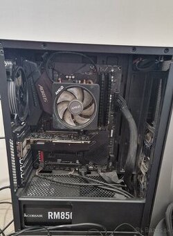 Predam PC zostavu alebo na suciastky