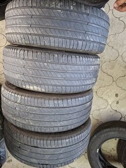 225/55R18 Michelin