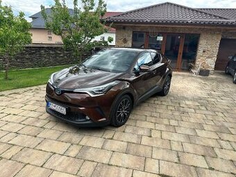 Toyota C-HR 1.8 Hybrid 2018 E-CVT 146t km