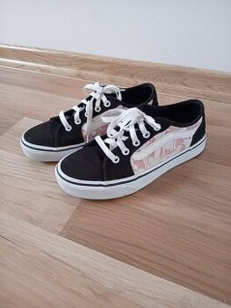 Vans tenisky