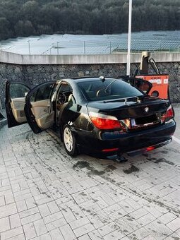 Bmw e60 520i - 1