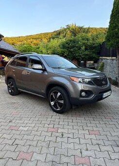 KIA SORENTO 2.2 CRDi 4WD AUTOMAT - NOVÁ STK/EK - SUPER STAV