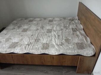 Manželská posteľ 200x90 cm