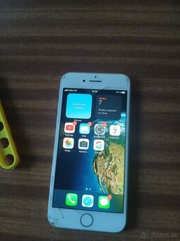 Predám iPhone 8, 40 € - 1