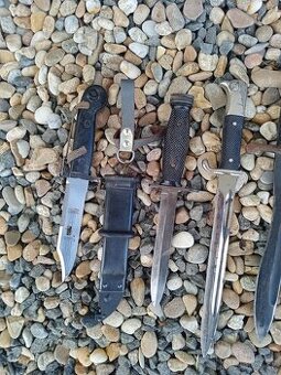 Zbierka bodaky, bajonety, nože, dýky