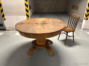 Art deco masívny stôl