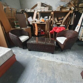 Predám ratanové kreslá a stôl