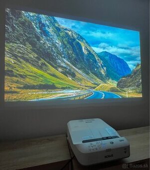 Projektor Epson EB-685W