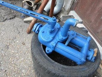 LILA 75 repasované záhradné ručné čerpadlo na vodu