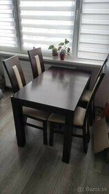 Jedálenský masívny stôl + 4x stoličky