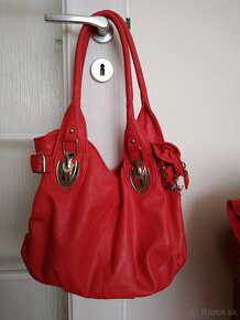 Väčšia červená kabelka - 1