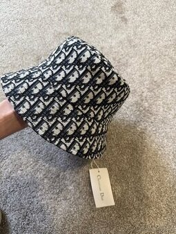 Klobuk Dior