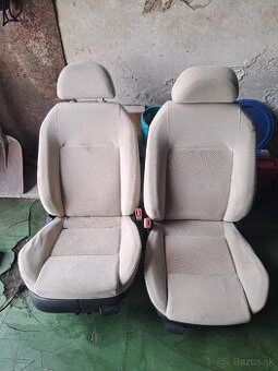 Predné sedadlá Škoda Superb 1