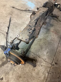 Zadní náprava Subaru Impreza