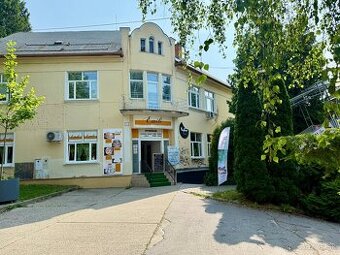 Na predaj polyfunkčná budova v centre Prievidze