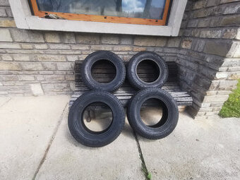 215/70R 15C