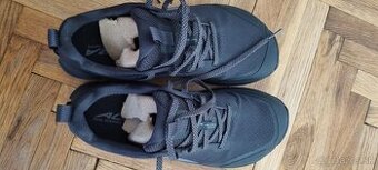 Altra Lone Peak 9+
