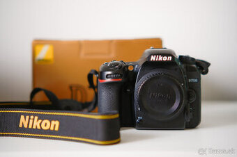 Nikon D7500