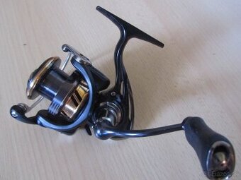 Naviják Daiwa Legalis LT-2500 D jako nový Levně 45€