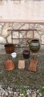 Džbán, okno, buclák, petrolejka, forma na maslo..