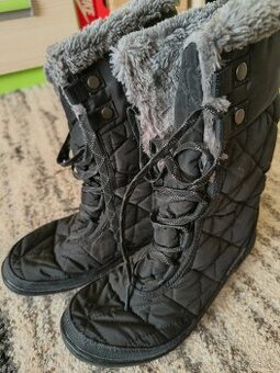 Dámske nepremokavé 37 čižmy.