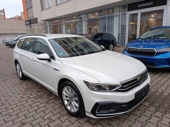 VW Passat B8 GTE Variant 1.4TSI 160kW DSG - záruka Autodraft