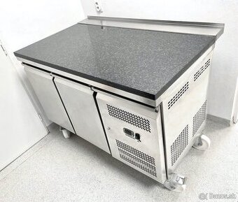 Mraziaci stôl NORDline s mramorovou doskou