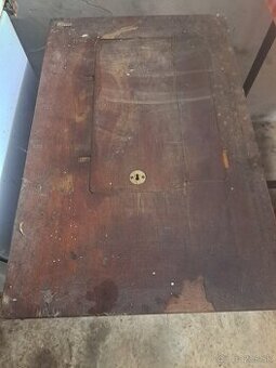 Starožitný šijací stroj LADA