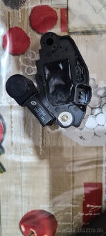 Predám nový regulátor alternátora značky ERA 215842