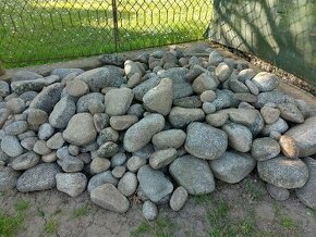žulové okruhliaky, kamene do záhrady, okrasné kamene