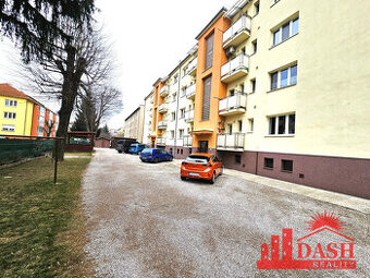 REZERVOVANÝ - Na predaj tehlový 3 izbový byt s parkovaním, T