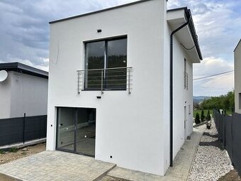 posledná 4 izbova komplet zariadena novostavba