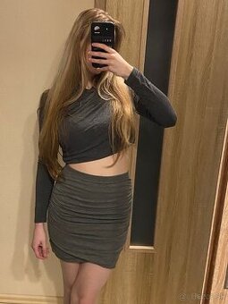 H&M Sukňa sivá uplácať veľkosť xs