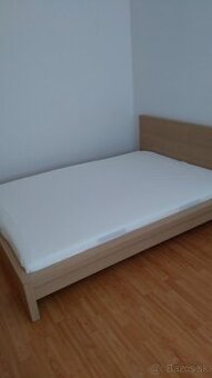 Postel s matracou IKEA