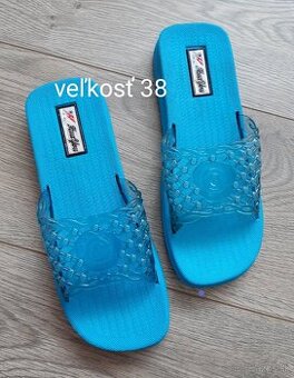 Šľapky - veľkosť 38, vnútorná dĺžka cca. 24.7 cm