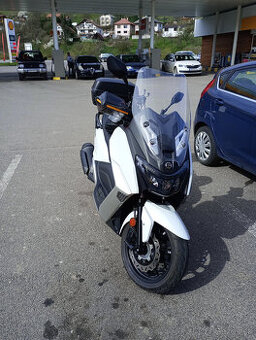 maxiskúter sym 400i