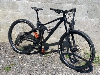 Predam celoodpruzeny Cube black