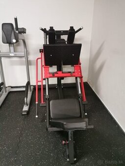 Leg press, hack dřep stroj