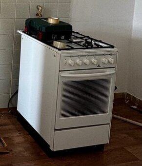 Plynový sporák s el. rúrou