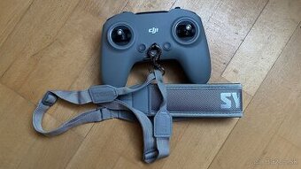 Nový široký popruh Symic na DJI ovládač