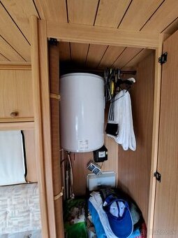 Obytny karavan - vhodny na zahradu, ako zahradna chatka