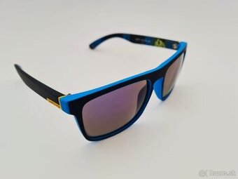 Slnečné okuliare QUIKSILVER The FERRIS + handrička