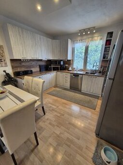 Prenájom 4-izbového bytu v Novej Dubnici – 88 m²