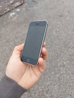 Predám iPhone SE 2016
