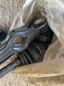 Homokineticky kĺb Daewoo Tico